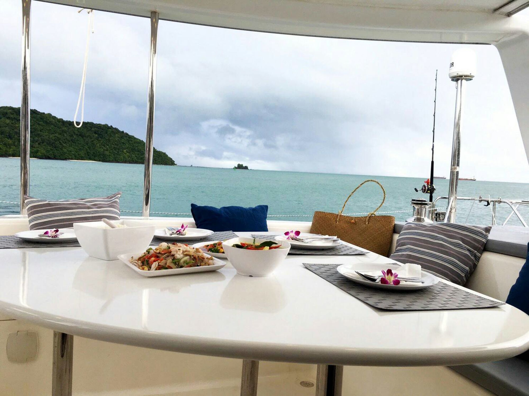 Discover Catamaran Phuket - Lagoon440 Hotel Mai Khao Exterior photo